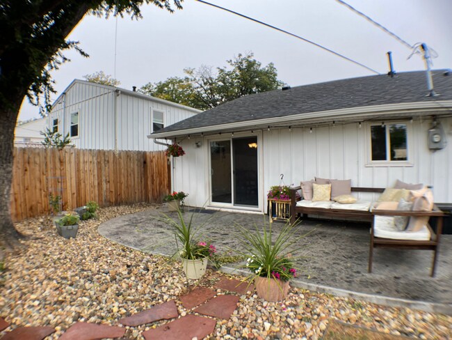 Foto del edificio - 2927 Hayman Terrace