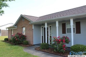 Building Photo - 109 Brenna Ln
