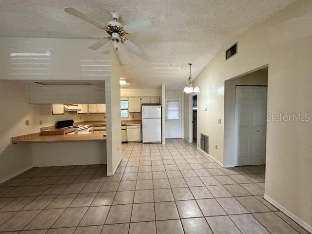 Building Photo - 32801 Lake Square Ct