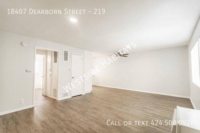 Foto del edificio - 18407 Dearborn - Gorgeous, fully renovated...