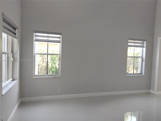 Building Photo - $5,750 1249 Allamanda Way WESTON, FL 33327
