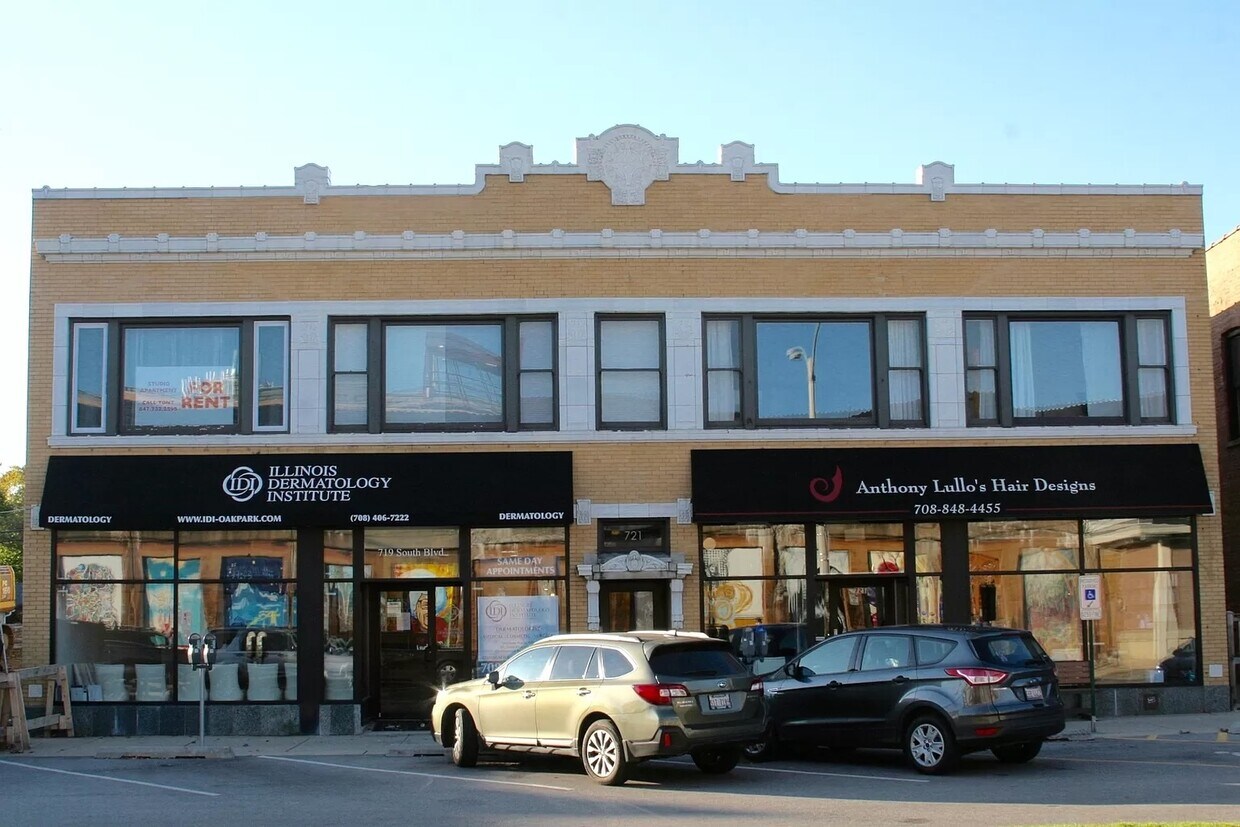 Foto principal - 721 South Blvd