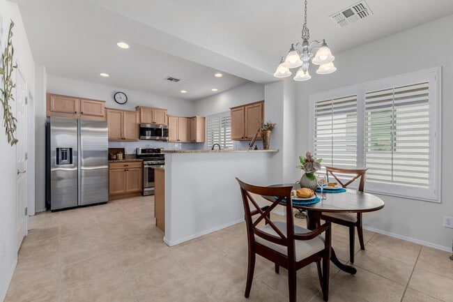 Building Photo - 7225 W Pleasant Oak Way