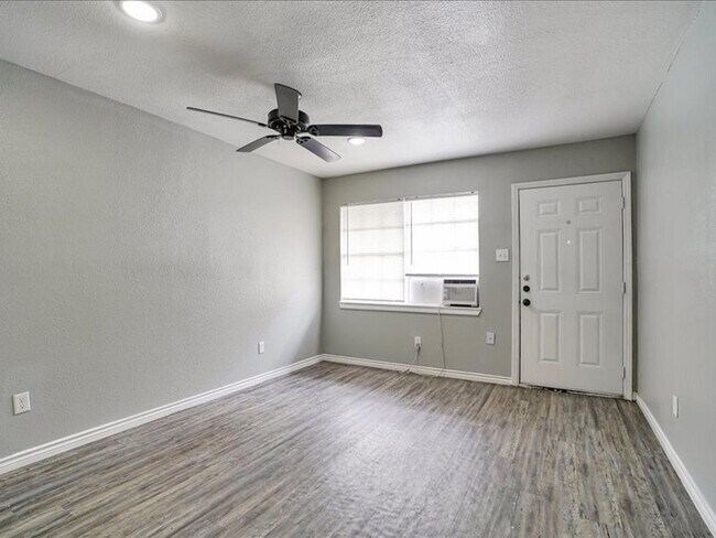 Foto del edificio - 5117 Lavender St