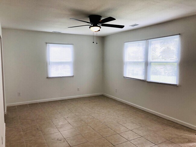 Foto del edificio - 3400 Victoria Dr