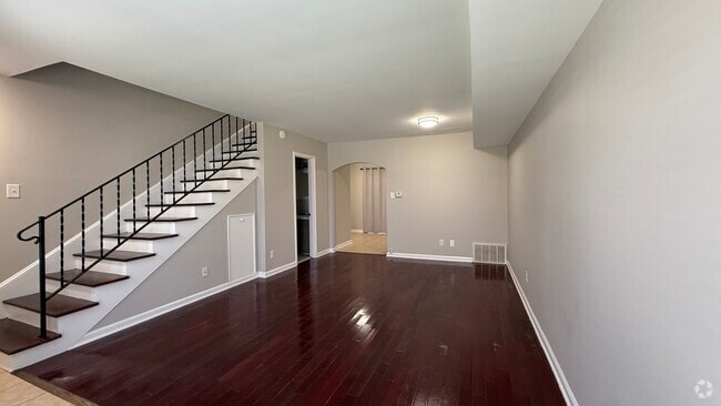 Building Photo - 407 S Chester St