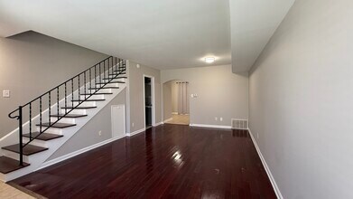 Building Photo - 407 S Chester St