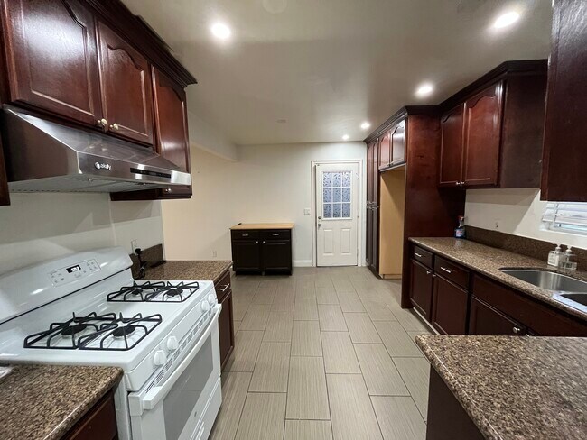 Building Photo - 5471 Orchard St