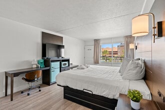 Building Photo - 5400 N Ocean Blvd