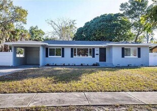 Building Photo - 622 Myrtle Way S