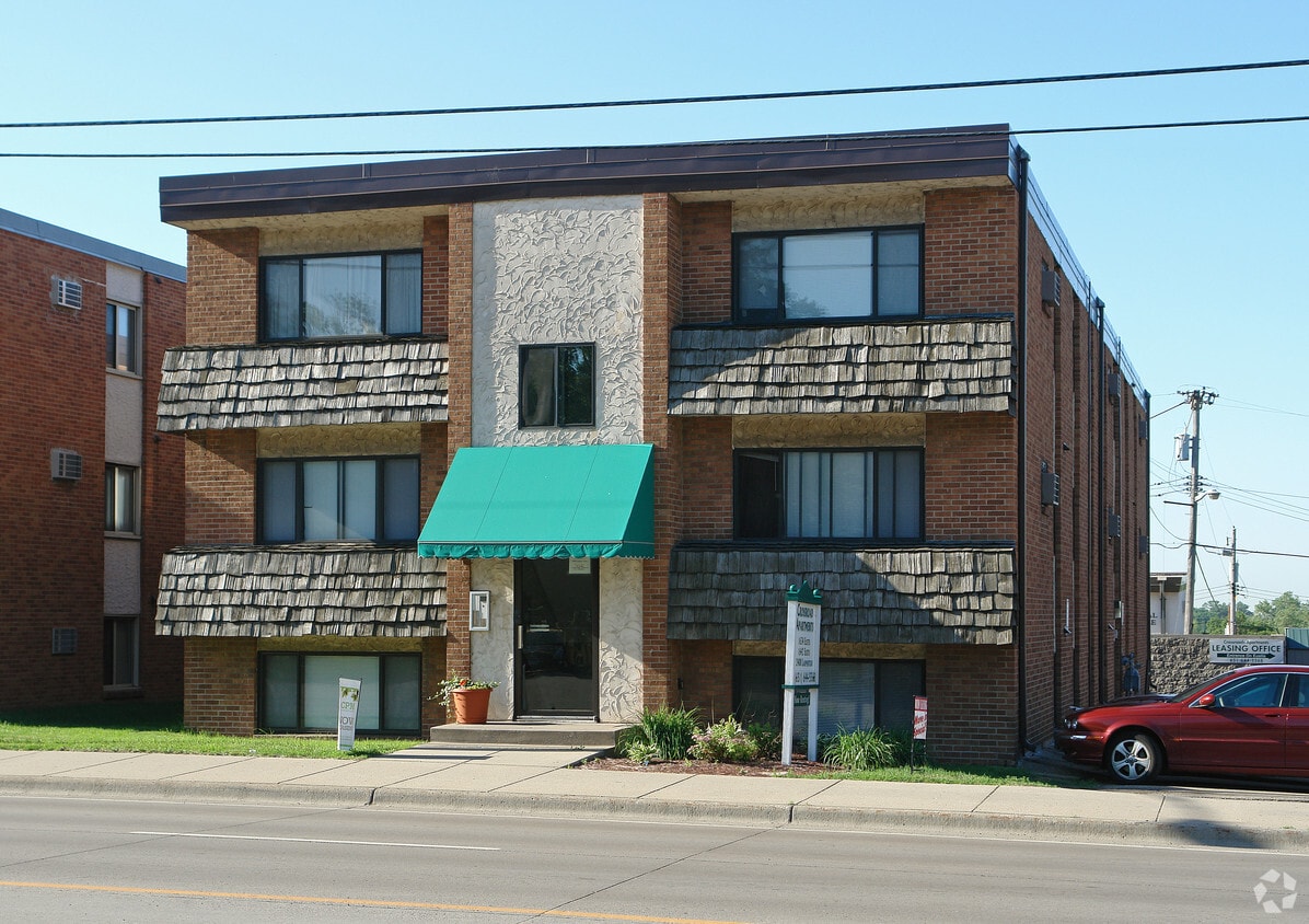 Building Photo - 2400 Larpenteur Ave W