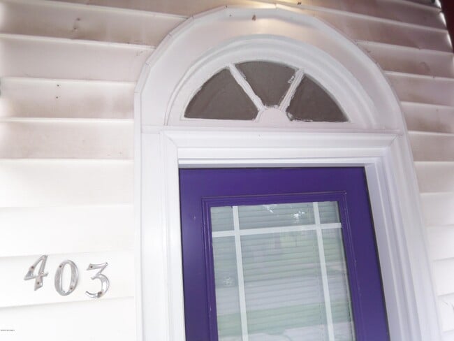 Building Photo - 403 S Jarvis St