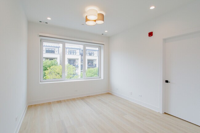 Foto del edificio - 3821 N Ashland Ave