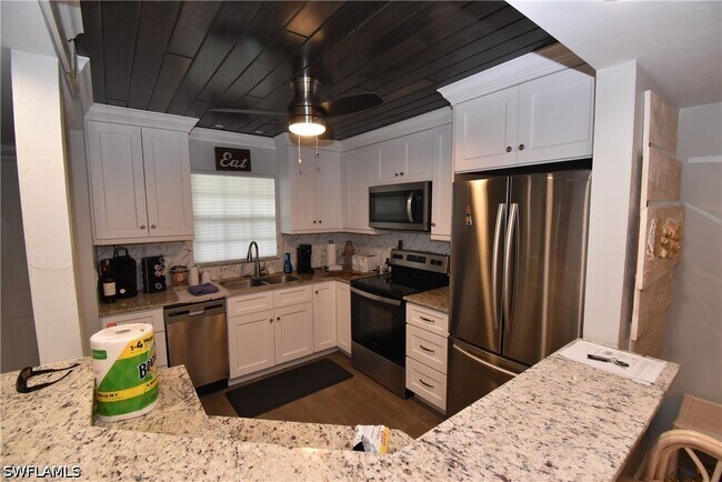 Building Photo - 28231 Pine Haven Way