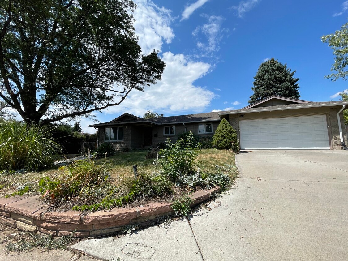 Primary Photo - 5411 E Dickenson Pl