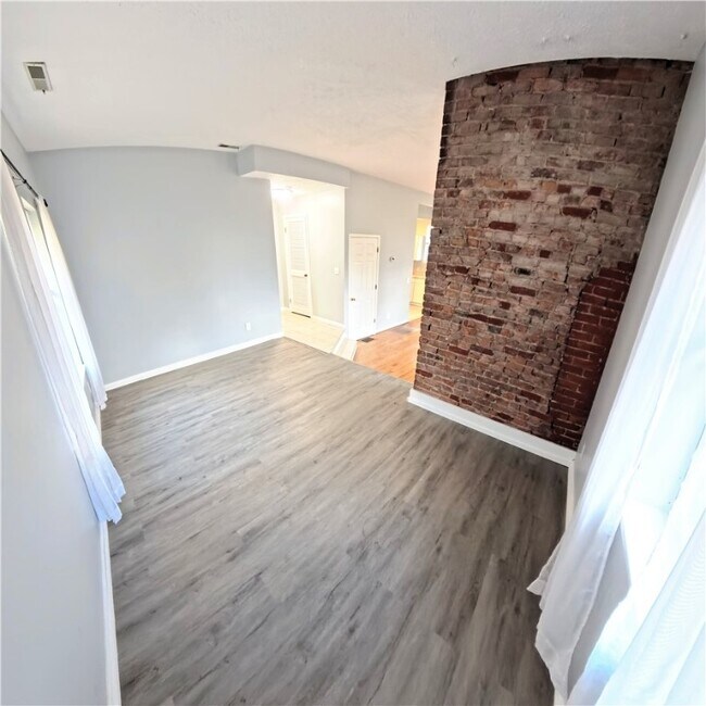 Building Photo - 14 Atkinson St