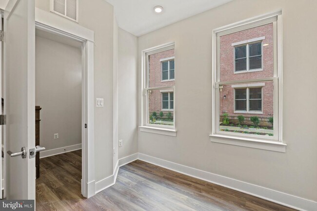 Foto del edificio - 1025 Sycamore Dr SE