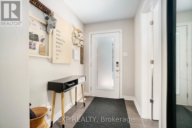 Building Photo - 83 Stockholm Private