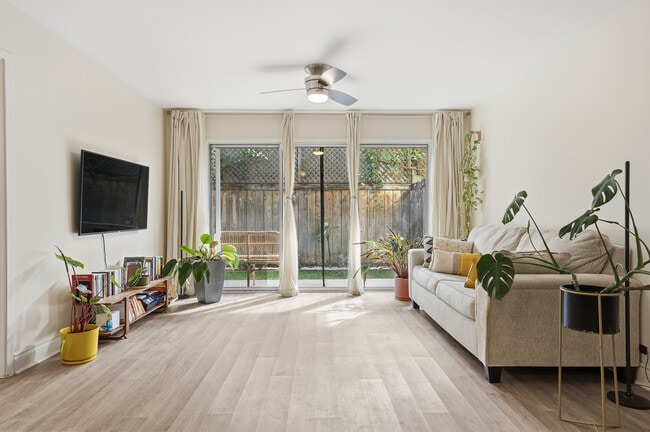 Building Photo - 3815 3rd Ave