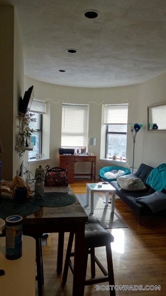 Building Photo - 57 Westland Ave