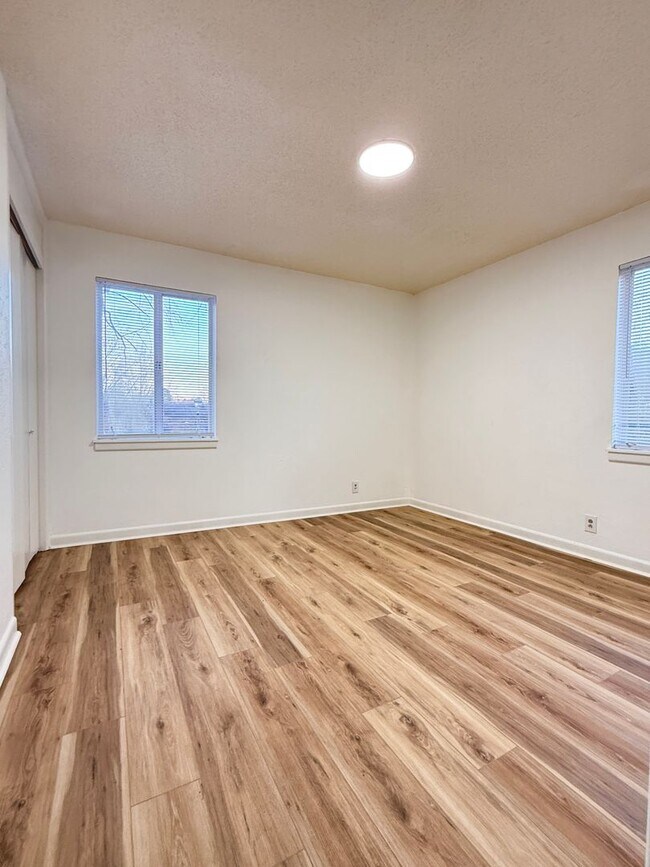 Foto del edificio - Beautifully Remodeled 3BR Home Near UALR & S University Ave – Modern Upgrades + Fenced Yard!