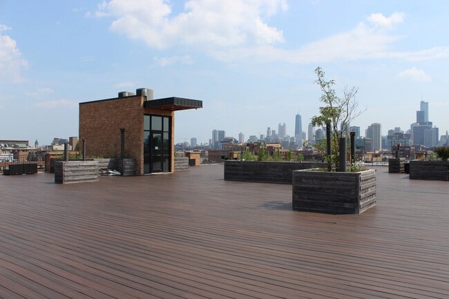 Building Photo - 177 N Ada St