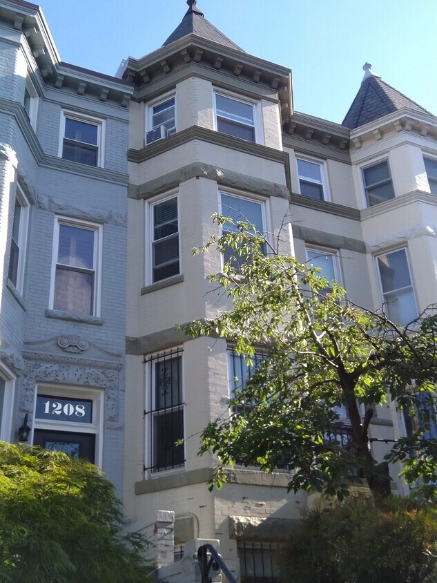 1210 Girard St NW Unit B, Washington, DC 20009 Apartments in