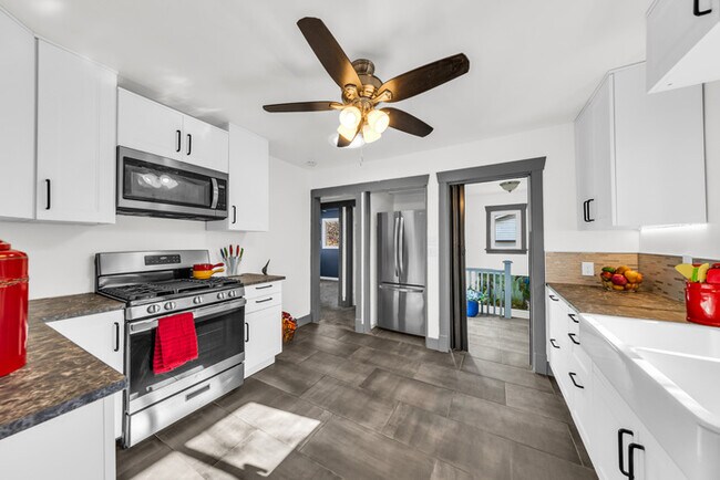 Foto del edificio - Beautiful Sugarhouse 3 Bedroom!