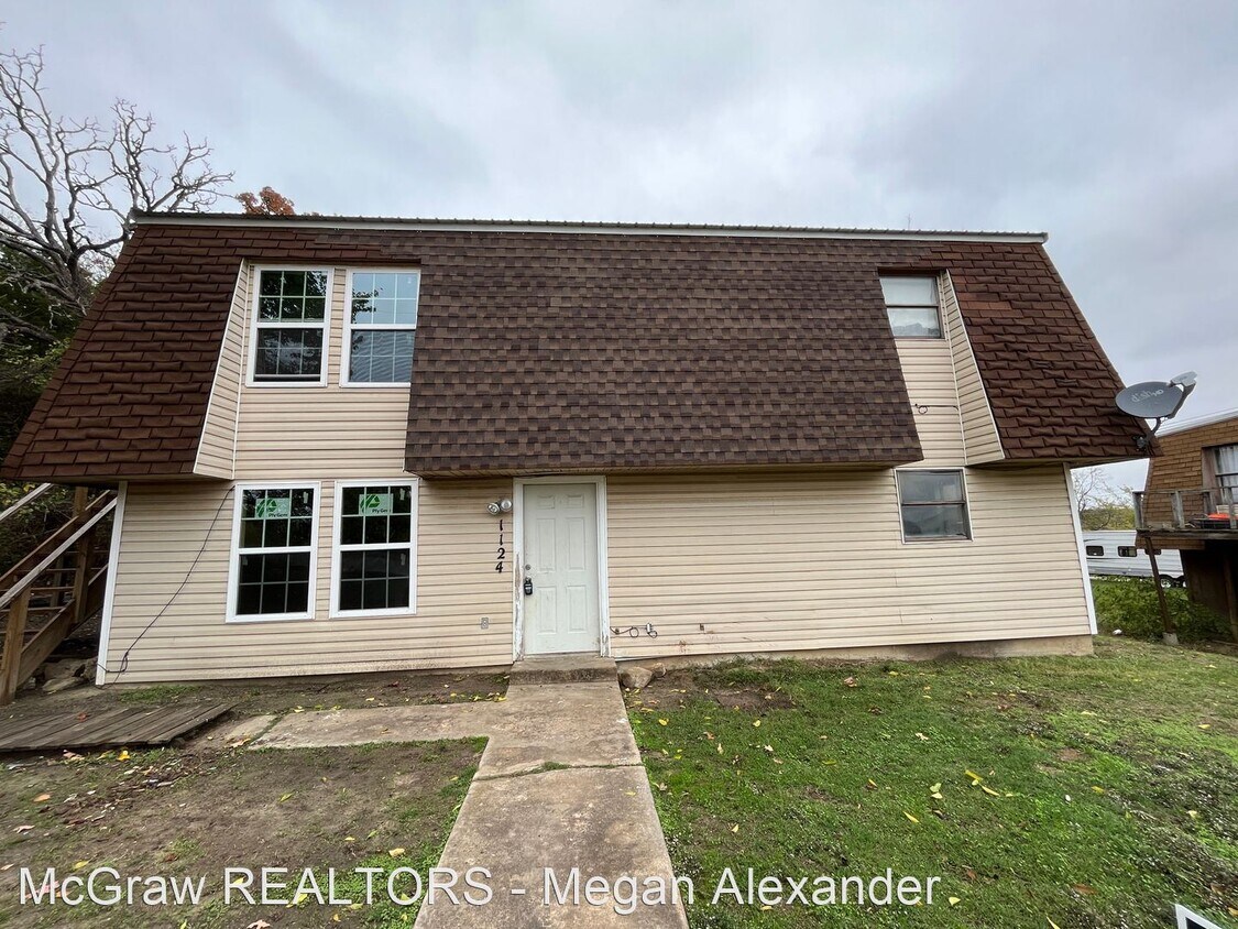 2 br, 1 bath House 1124 E 16th House Rental in Ada, OK