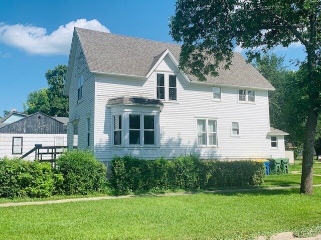 Exterior - 102 8th St