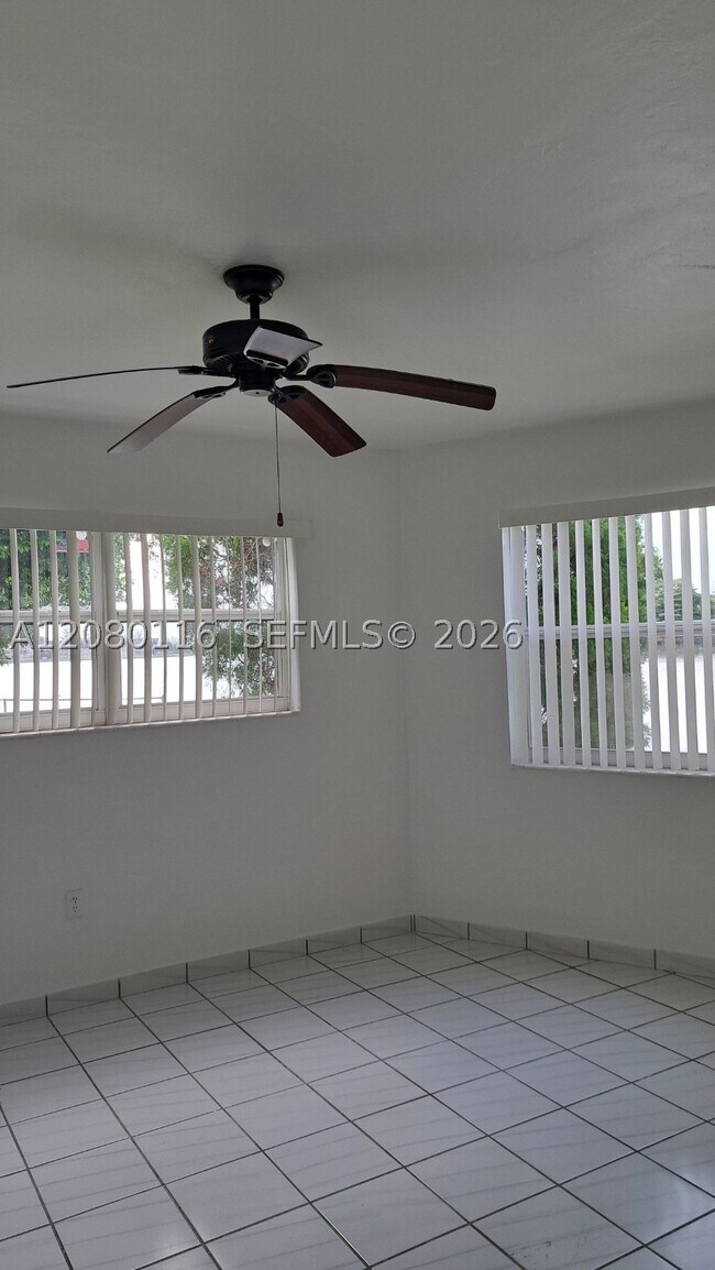 Foto del edificio - 1667 NE Miami Gardens Dr