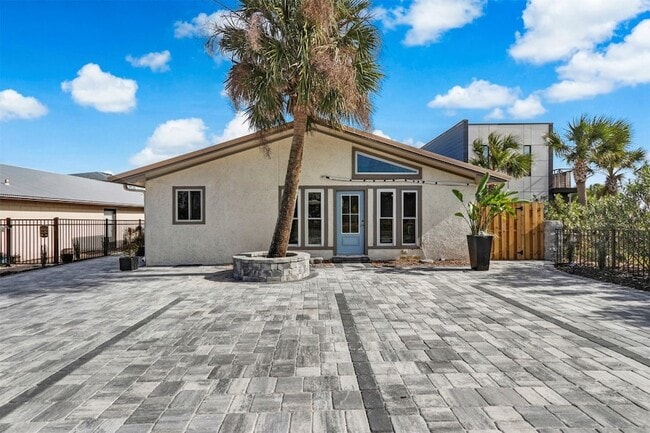 Foto del edificio - 338 Tarpon Ave