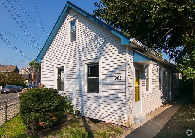 Building Photo - 908 Starkweather Ave
