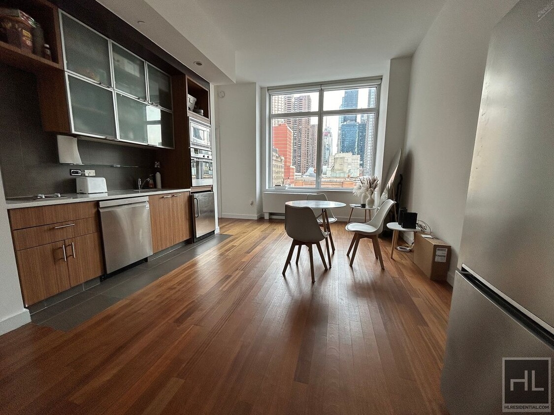Foto del edificio - Lease Break!!!  Bright Luxury Midtown 2 Be...