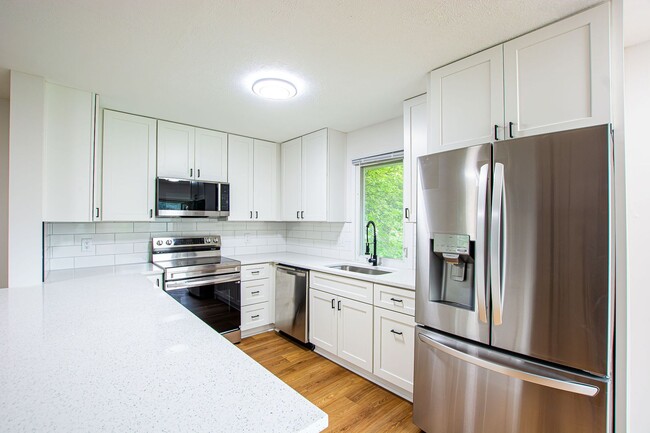 Foto del edificio - 722 S 153rd Cir