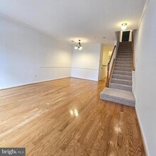 Building Photo - 2665 Manhattan Pl