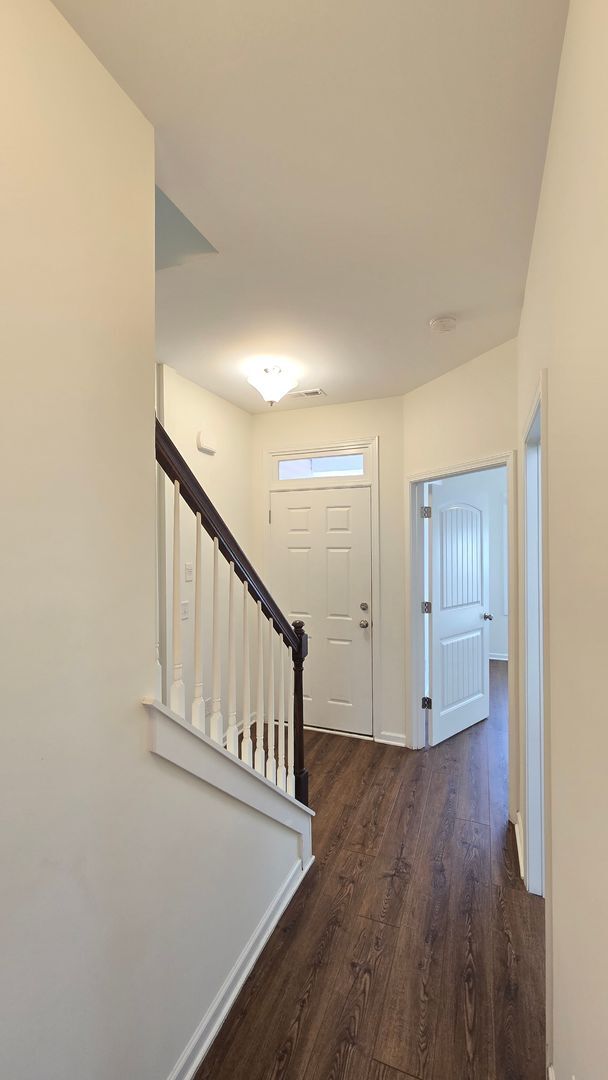 Foto del edificio - SAYLOR'S WATCH - 3 Bedroom Townhome in Monkey Junction/South Wilmington!