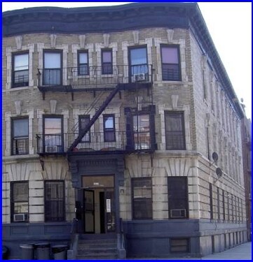 Building Photo - 2102 Regent Place