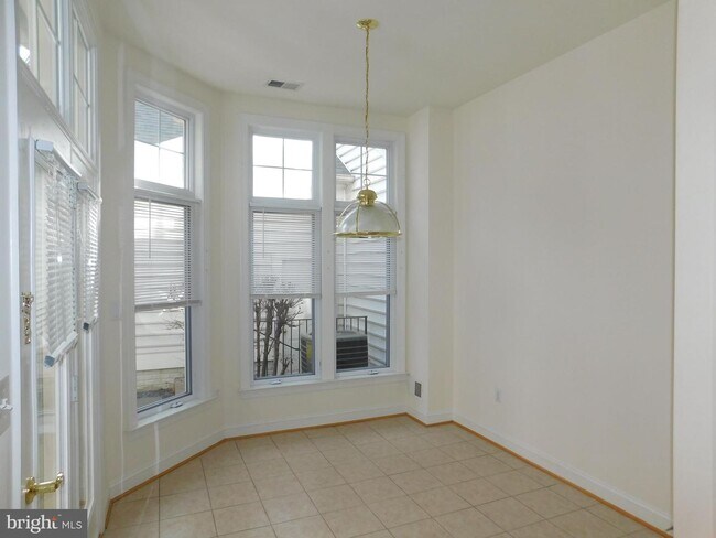 Building Photo - 2109 Piccard Dr
