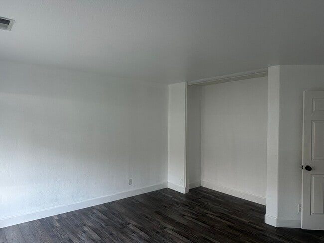Foto del edificio - 2660 Glenview Dr