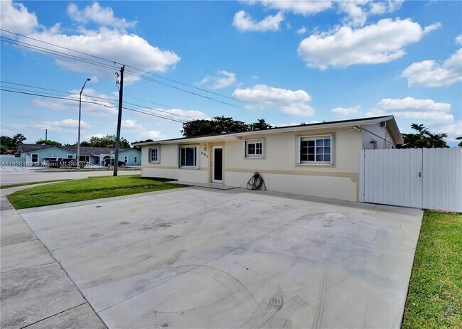 Building Photo - 10700 SW 63rd St