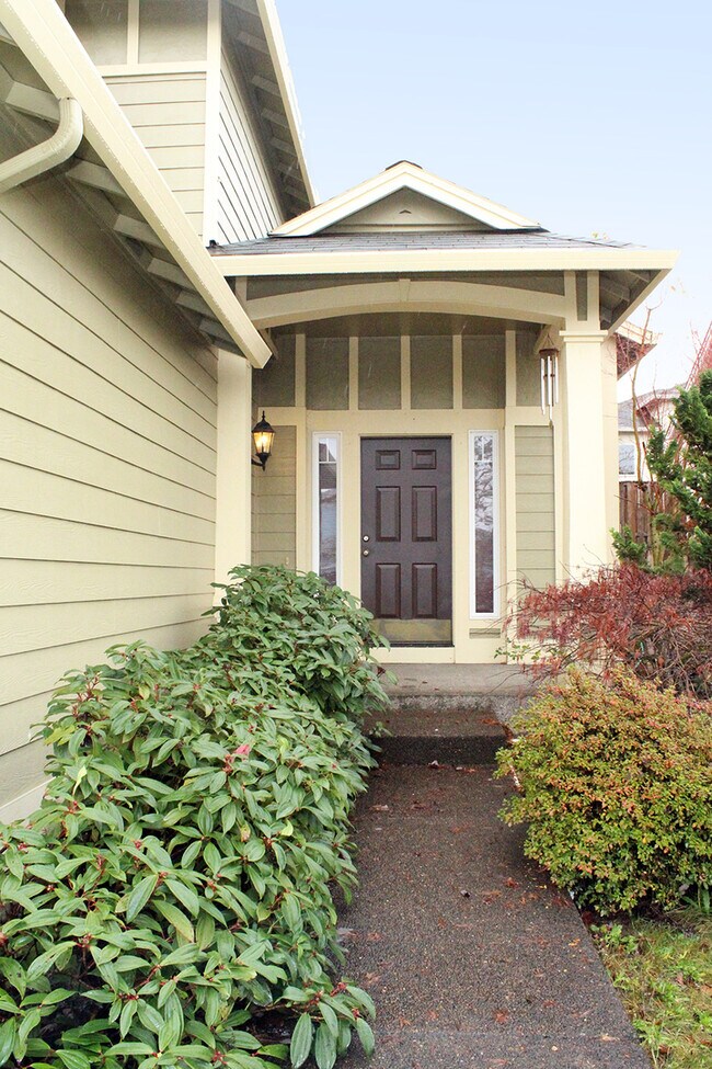 Building Photo - Quality Craftsman 3 Bed 2.5 Ba in Bethany