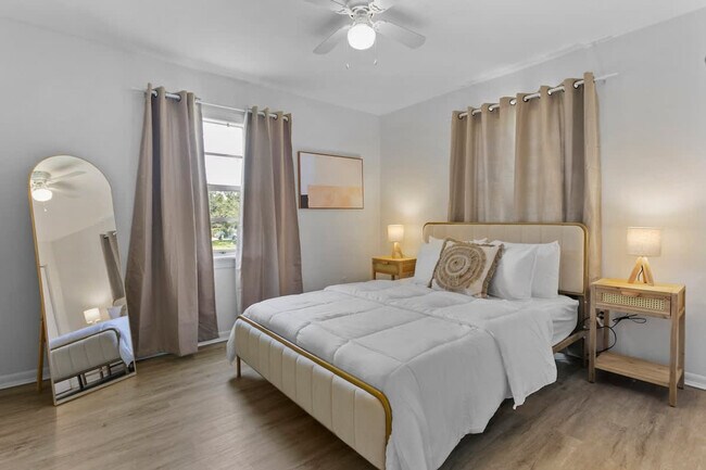 Foto del edificio - 2401 Gordon St