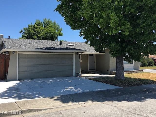 Primary Photo - 4 br, 2 bath House - 34288 Torrington Pl