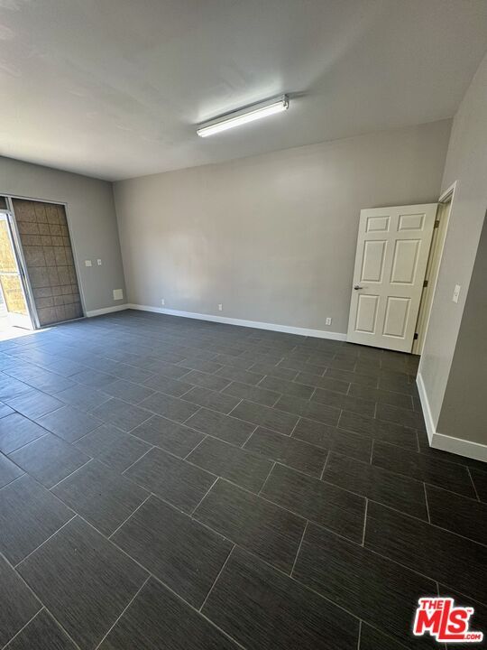 Foto del edificio - 2911 W Florence Ave