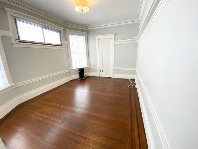 Building Photo - 961 Pine St