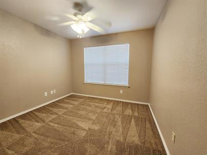 Building Photo - Fantastic location-Medical Center