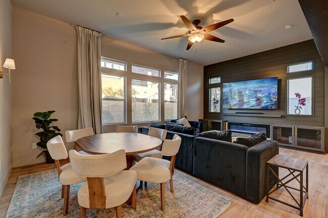 Foto del edificio - Spacious Furnished Summerlin Home Featurin...