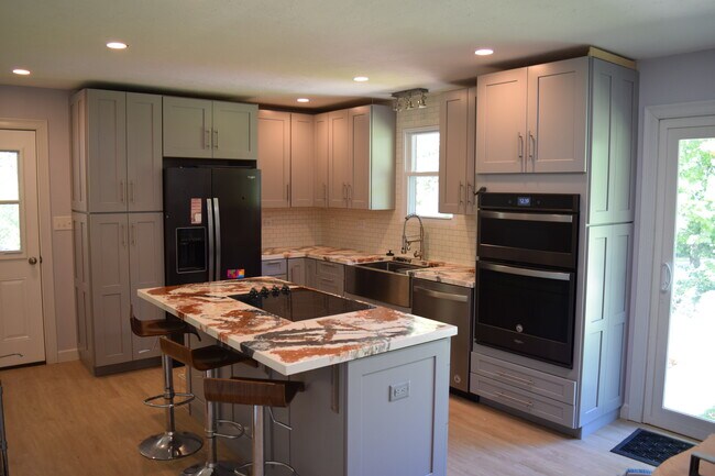 Foto del edificio - 999 Sunnyside Rd