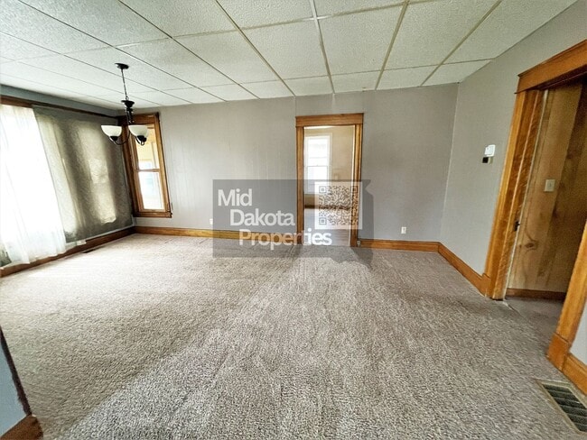 Building Photo - 517 N Duff-3 Bedroom House